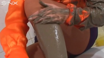 Big Titted Babe Smears Mud Over Herself Screencap 8 on www.sinx.com