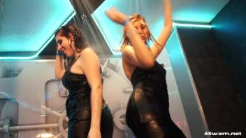 Work That Wetlook Screencap 22 on www.sinx.com