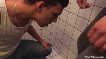 The Perfect Place For A Gay BJ! Screencap 41 on www.sinx.com