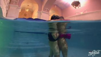 Lezzing Out In The Pool Screencap 52 on www.sinx.com