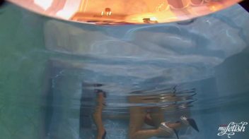 Lezzing Out In The Pool Screencap 61 on www.sinx.com