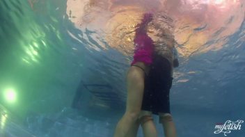 Lezzing Out In The Pool Screencap 33 on www.sinx.com