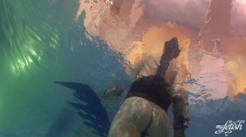 Lezzing Out In The Pool Screencap 42 on www.sinx.com