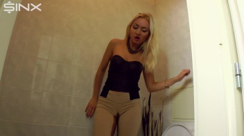 Pretty Blonde Pisser Screencap 34 on www.sinx.com