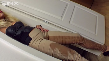 Pretty Blonde Pisser Screencap 47 on www.sinx.com