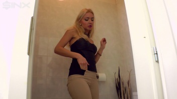 Pretty Blonde Pisser Screencap 5 on www.sinx.com