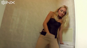 Pretty Blonde Pisser Screencap 13 on www.sinx.com