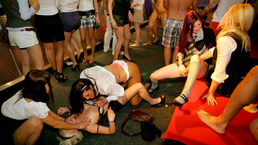 Latest deal - International Summer Lovin' Part 2 - Lesbo Cam