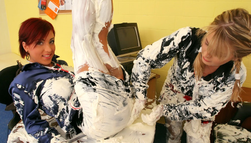 Latest deal - Messy Icing Encounter