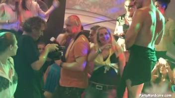 Party Hardcore Gone Crazy Vol. 33 Part 4 - Cam 2 Screencap 62 on www.sinx.com