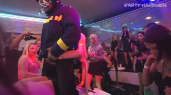 Party Hardcore Gone Crazy Vol. 28 Part 4 - Cam 2 Screencap 50 on www.sinx.com