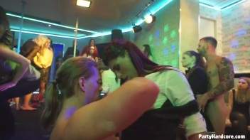 Party Hardcore Gone Crazy Vol. 32 Part 7 - Cam 3 Screencap 24 on www.sinx.com