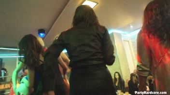 Party Hardcore Gone Crazy Vol. 32 Part 7 - Cam 3 Screencap 55 on www.sinx.com