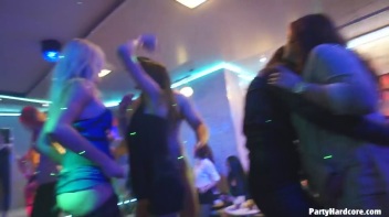 Party Hardcore Gone Crazy Vol. 32 Part 7 - Cam 3 Screencap 56 on www.sinx.com