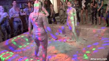 No Angels In This Mud Pit! Screencap 86 on www.sinx.com