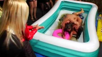 Oily Wrestling Battle You Gotta See! Screencap 92 on www.sinx.com