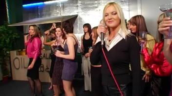 Oily Wrestling Battle You Gotta See! Screencap 5 on www.sinx.com