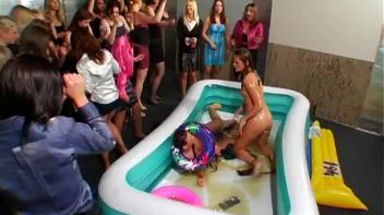 Oily Wrestling Battle You Gotta See! Screencap 56 on www.sinx.com