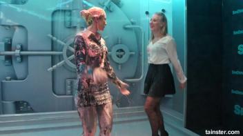 These gorgeous babes love to get wet Screencap 1 on www.sinx.com