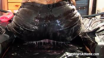 Gina's Gooey Fetish Show Screencap 62 on www.sinx.com