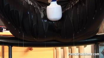 Gina's Gooey Fetish Show Screencap 43 on www.sinx.com