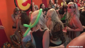 Bikini Beach Balls Part 3 - Cam 1 Screencap 66 on www.sinx.com