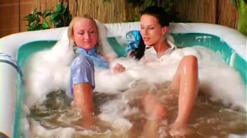 Inflatable Pool Wetlook Fun Screencap 72 on www.sinx.com