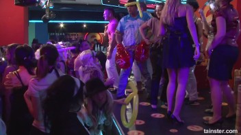 Bikini Beach Balls Part 1 - Cam 3 Screencap 32 on www.sinx.com
