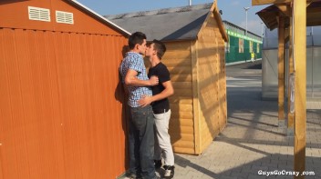 Suckin' It By The Shed! Screencap 3 on www.sinx.com