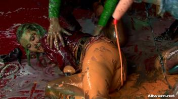 Smoothie Shop WAM Catfight Screencap 84 on www.sinx.com