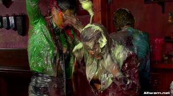 Smoothie Shop WAM Catfight Screencap 91 on www.sinx.com