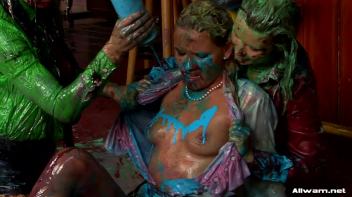 Smoothie Shop WAM Catfight Screencap 75 on www.sinx.com