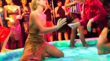 Blue Gel Pit Action! Screencap 15 on www.sinx.com