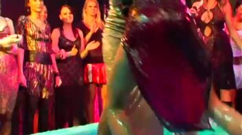 Blue Gel Pit Action! Screencap 20 on www.sinx.com