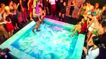 Blue Gel Pit Action! Screencap 38 on www.sinx.com