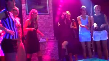 Blue Gel Pit Action! Screencap 5 on www.sinx.com