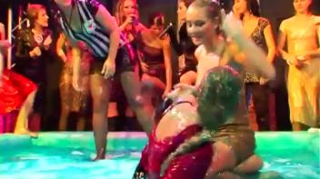 Blue Gel Pit Action! Screencap 78 on www.sinx.com