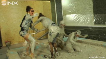 Catfighting Babes Brawl In The Mud Screencap 25 on www.sinx.com