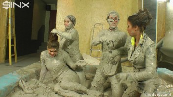 Catfighting Babes Brawl In The Mud Screencap 40 on www.sinx.com