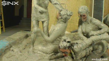 Catfighting Babes Brawl In The Mud Screencap 45 on www.sinx.com