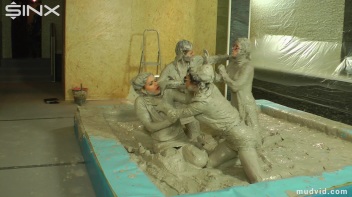 Catfighting Babes Brawl In The Mud Screencap 51 on www.sinx.com