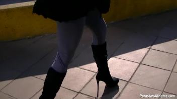 Busted Blowjob! Screencap 5 on www.sinx.com