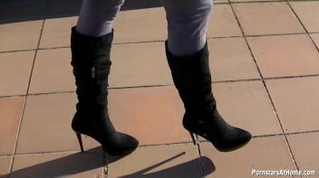 Busted Blowjob! Screencap 6 on www.sinx.com