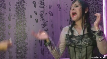 Shower Sluts Wet And Sexy Showdown Screencap 62 on www.sinx.com