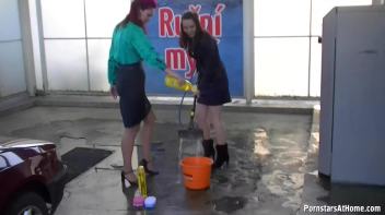 Satin Freaks Messy Carwash Screencap 9 on www.sinx.com