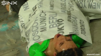 Hot chick gets covered in sticky glue Screencap 47 on www.sinx.com