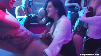 Party Hardcore Gone Crazy Vol. 33 Part 7 - Cam 1 Screencap 35 on www.sinx.com