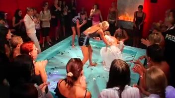 Greased Up and Ready To Fight Screencap 15 on www.sinx.com