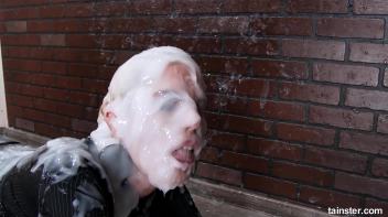 Bombshell collects cum for a living Screencap 80 on www.sinx.com