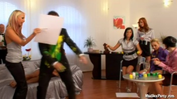 Paint Misbehavin P1 Screencap 28 on www.sinx.com